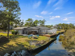 River Bend Retreat | Hot Tub·Waterfront·Game Room - Image 4