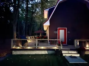 100-Acre Luxury, Dog-Friendly, Sleeps 8-10 - Image 3