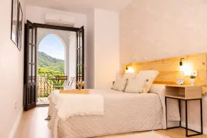 Cazorla center · Balcony with mountain view - Image 3