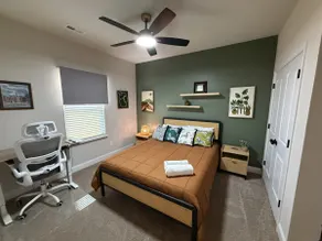 Stylish 2BR | Pets | Yard | Near Downtown - Image 5