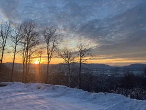 Sunset Notch- Hot tub, Cold Plunge, Hiking, Views! - Image 4