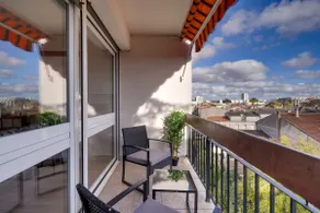 Urban Light - Beautiful 1-bedroom apartment with Terrace - Image 2