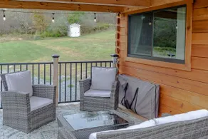 Hilltop retreat w/hot tub & fire pit - Image 4