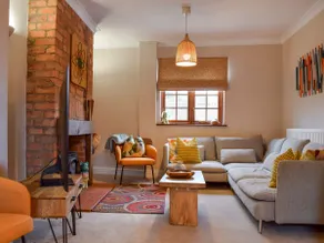 Queens Manor - Image 5