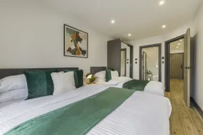 Majestic House - 2 BR - Borehamwood Station - Image 2