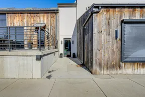 Between Restaurant & Brewery! Chic Perrysburg Apt - Image 3