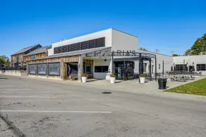 Between Restaurant & Brewery! Chic Perrysburg Apt - Image 4