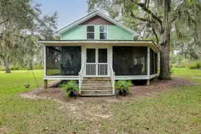 1/2 Mi to Sapelo River: Family Home w/ Large Yard - Image 2