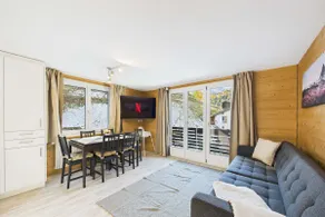 Family-friendly apartment with mountain views - Image 3