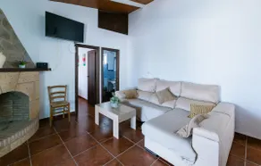 Stunning home in Puebla de los Infantes - Image 3