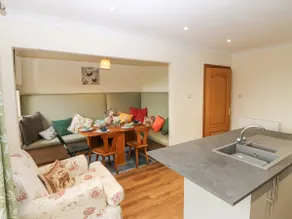 Hedgehogs Cottage - Image 3