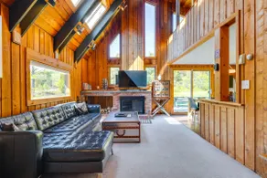 Stratton Shuttle Access! Vermont Mountain Hideaway - Image 2