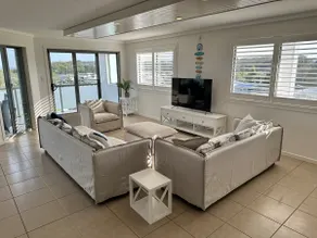 Sunrise Ocean Views - Pool - 3 Bed Coastal Retreat, 3hrs Sydney - Image 3