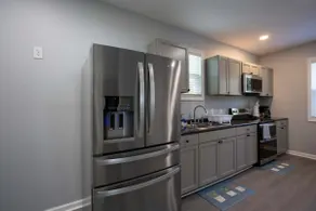 4 Min to Downtown | 11 to Elon | Car Rental Avail. - Image 3