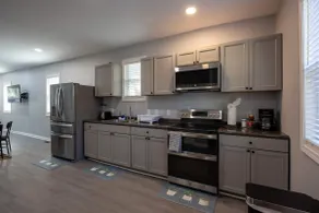 4 Min to Downtown | 11 to Elon | Car Rental Avail. - Image 4
