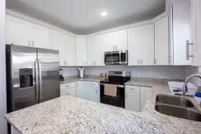 2 Min to Downtown | 9 to Elon | Car Rental Avail. - Image 4