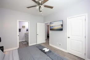 2 Min to Downtown | 9 to Elon | Car Rental Avail. - Image 2