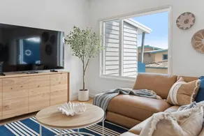 Sandy Toes - Walk to Beach, Pet Friendly, Stylish - Image 4
