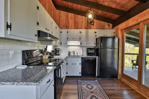 RoundTop Chalet - Hot Tub, Fire Pit & Mountain Views near Killington & Okemo - Image 4