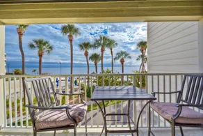 ☀Oceanfront ☀Amazing Balcony view☀ WIFI Bar☀ Waterfront Heated Pool ☀ - Image 4