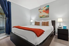 ☀Oceanfront ☀Amazing Balcony view☀ WIFI Bar☀ Waterfront Heated Pool ☀ - Image 5