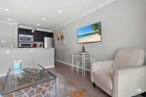 ☀Oceanfront ☀Amazing Balcony view☀ WIFI Bar☀ Waterfront Heated Pool ☀ - Image 2
