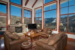 Stunning Mansion w/ Vail Mountain Views, Spacious Deck, Hot Tub! 5 Min from Mtn - Image 1