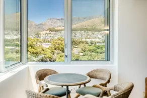 Backup-Power Mouille Point Apartment - Image 2