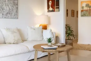 Sunrise Cove 2-Bed Apartment at Newport Beach - Image 2