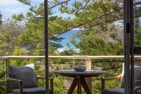 Sunrise Cove 2-Bed Apartment at Newport Beach - Image 3