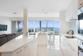 Tidehouse - Scenic Esplanade Escape with Shared Pool - Image 3