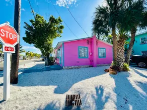 Emerald Beach Cottage - Image 4