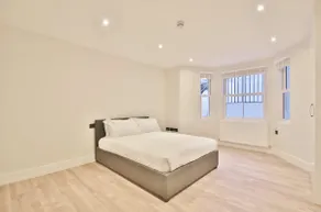 Lovely 2 Bed Garden Flat in Shepurds Bhush - Image 4