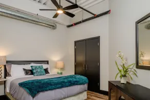 Stylish City View Apartment w/ Free Parking - Image 4