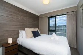 Central 2BR apartment, Hotel vibe, Walk everywhere - Hosted by Canstay - Image 4