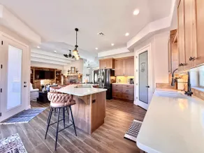 Upscale 4 bedroom family home near Zion w pool & hot tub - Image 5