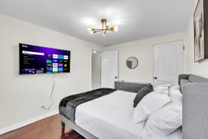 Bright & Cozy Elmhurst Stay • 3BR/2BA - Image 4