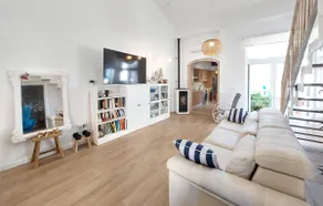 Luxurious home in Piles with WiFi - Image 4