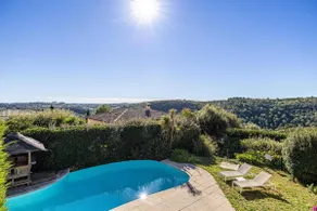Quiet House with Pool - Image 3