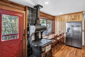 Minnie Mine Cabin Retreat - Image 2