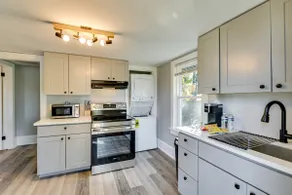 2 Mi to Uptown: Centrally Located Kingston Apt! - Image 2