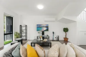 Modern 3BR House 7min Drive to Leppington Station - Image 2