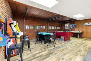 Main lake, beach, kayaks, hot tub, theater, arcade - Image 4