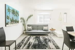 Boho Minimal 3-Min Beach Private Parking - Image 5