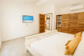 Boho Minimal 3-Min Beach Private Parking - Image 4