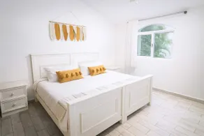 Boho Minimal 3-Min Beach Private Parking - Image 2