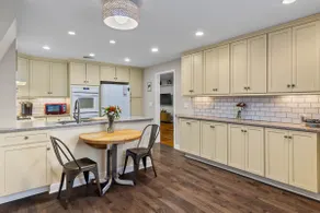 Shelton's New England Nest: 2 bed EV, Shower, W/D - Image 3