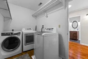 Shelton's New England Nest: 2 bed EV, Shower, W/D - Image 5