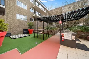 Spacious Apartment with Gym & Pool Access - Image 4