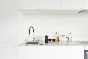 Tranquil Urban Escape: 2-BDR Retreat in Ghent - Image 3